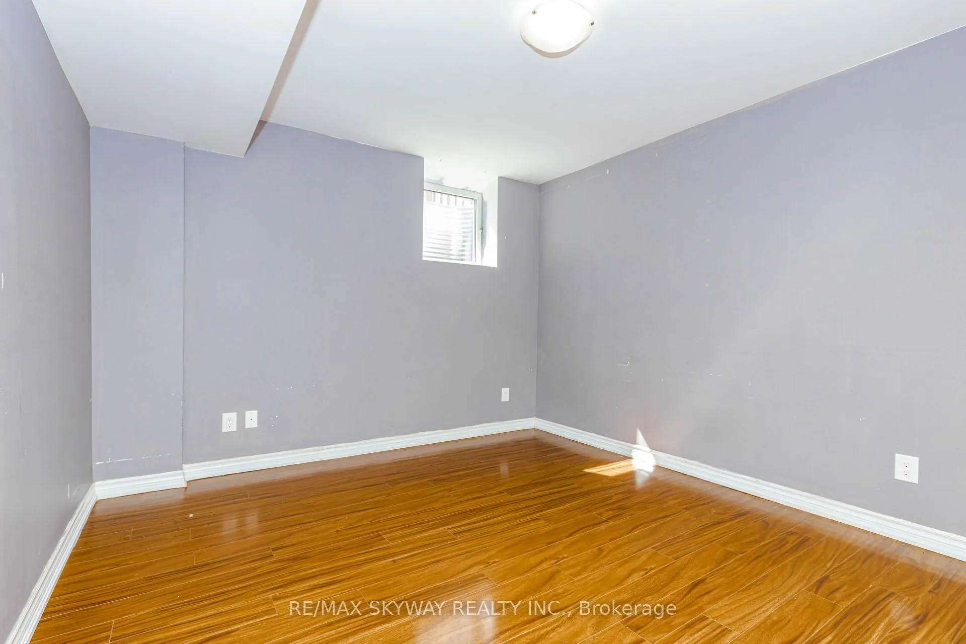 Photo 44 of 63 Vezna Crescent, Brampton, Credit Valley — HOMEH