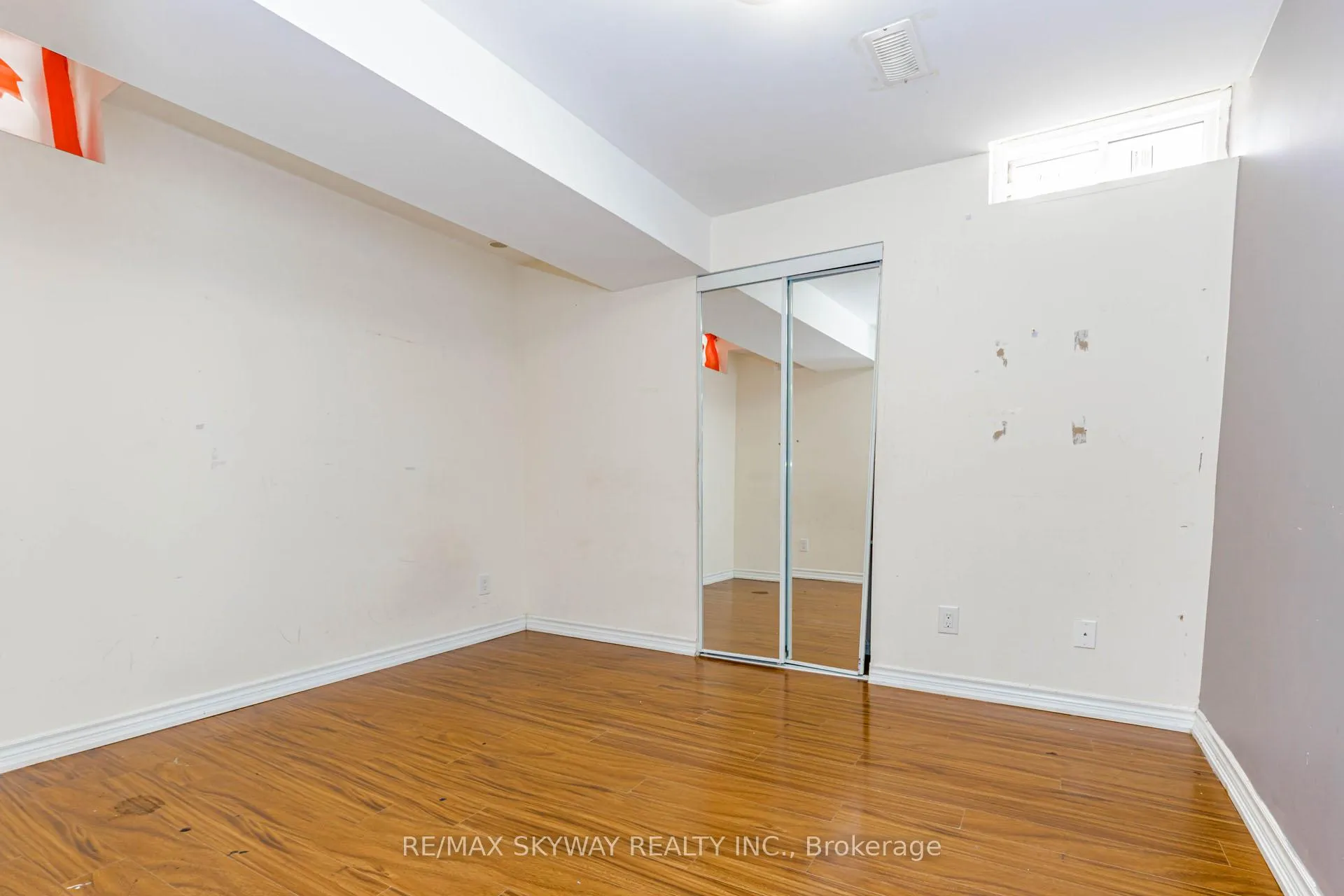 Photo 47 of 63 Vezna Crescent, Brampton, Credit Valley — HOMEH