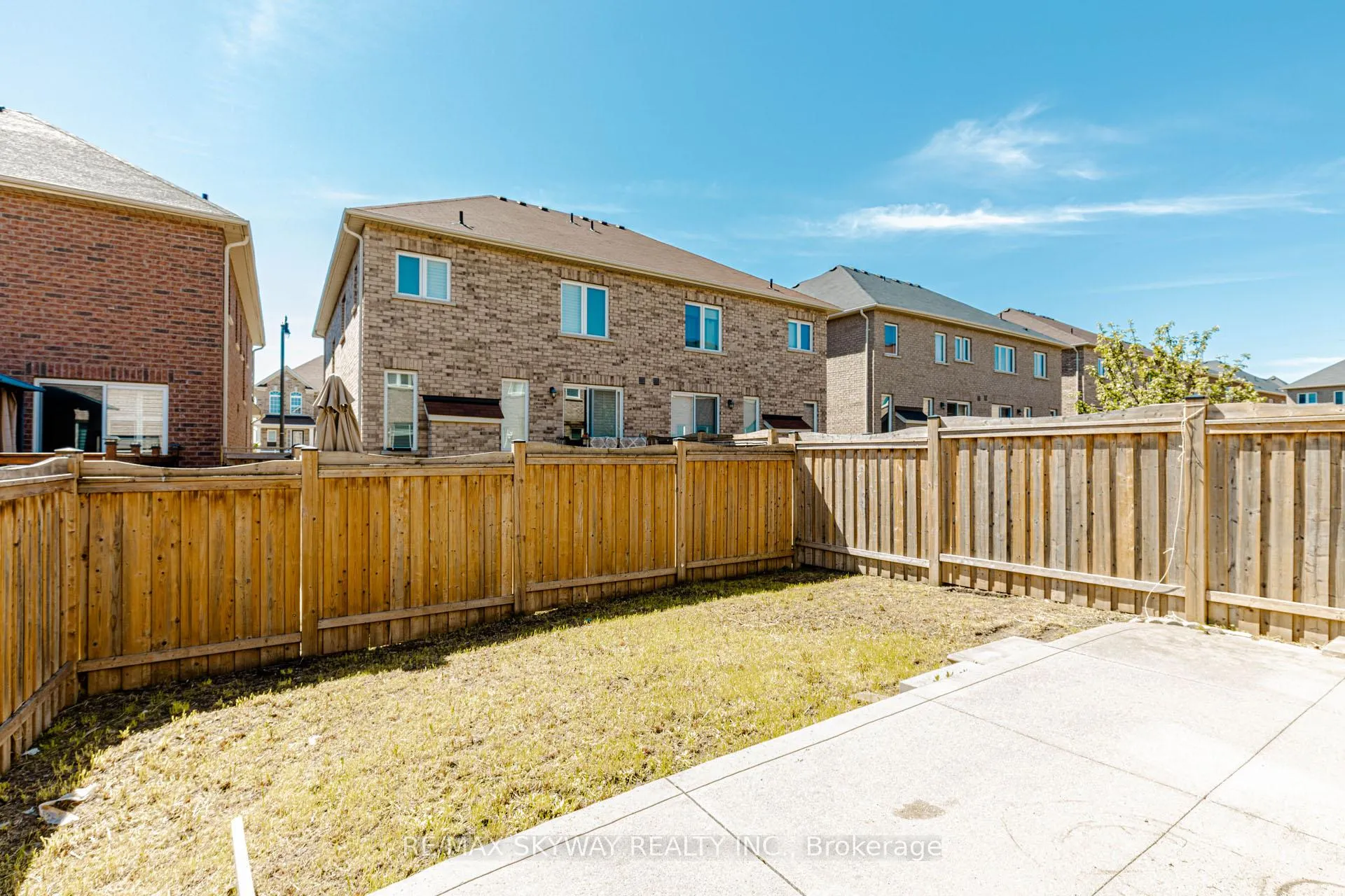 Photo 49 of 63 Vezna Crescent, Brampton, Credit Valley — HOMEH