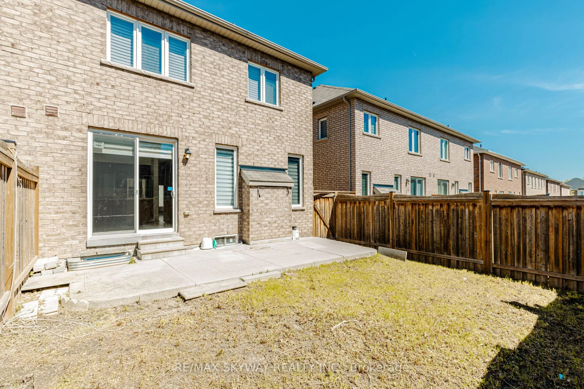 Photo 50 of 63 Vezna Crescent, Brampton, Credit Valley — HOMEH