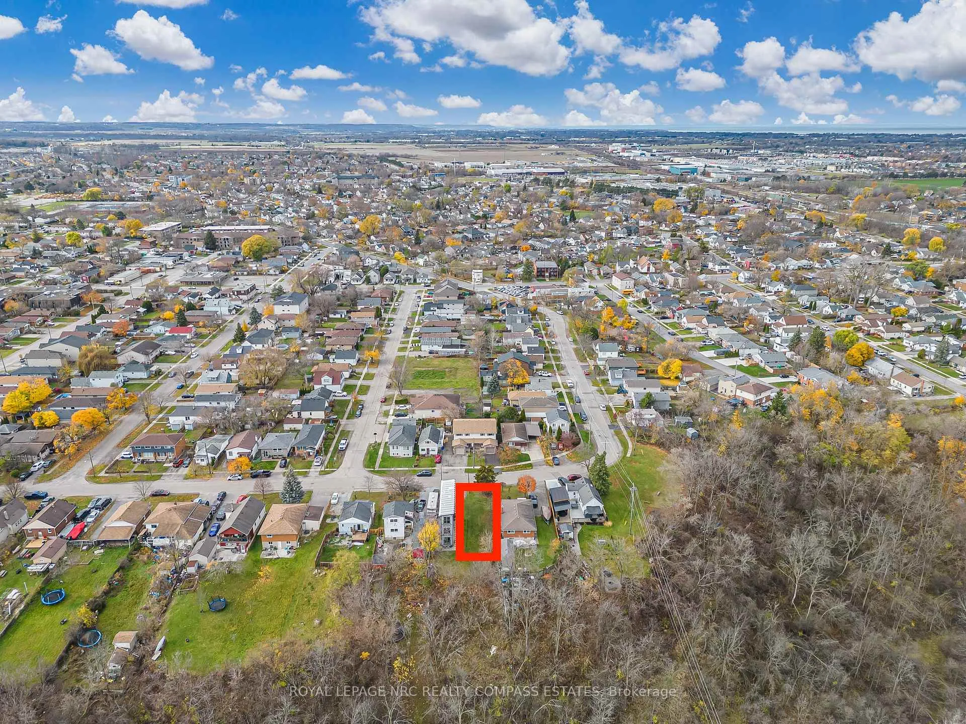 Photo 6 of 15 Hillview Road N, St. Catharines, Western Hill — HOMEH