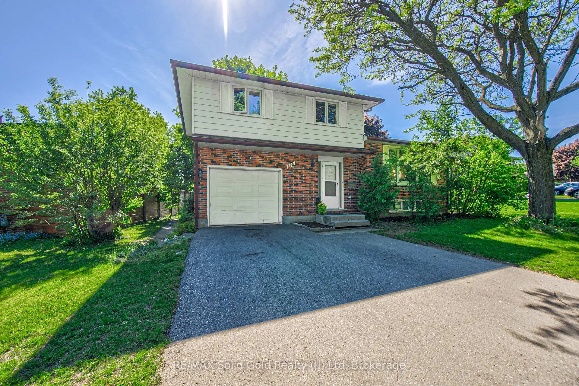 Photo 1 of 164 White Pine Crescent, Waterloo — HOMEH