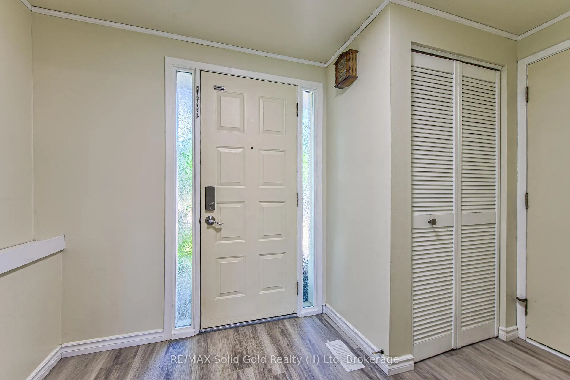 Photo 4 of 164 White Pine Crescent, Waterloo — HOMEH