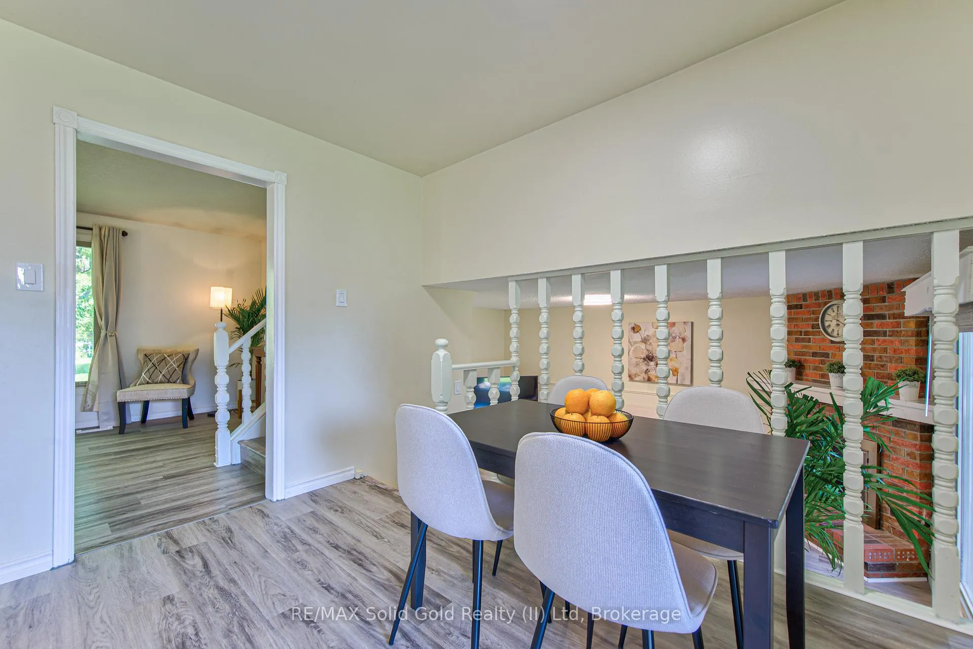 Photo 11 of 164 White Pine Crescent, Waterloo — HOMEH