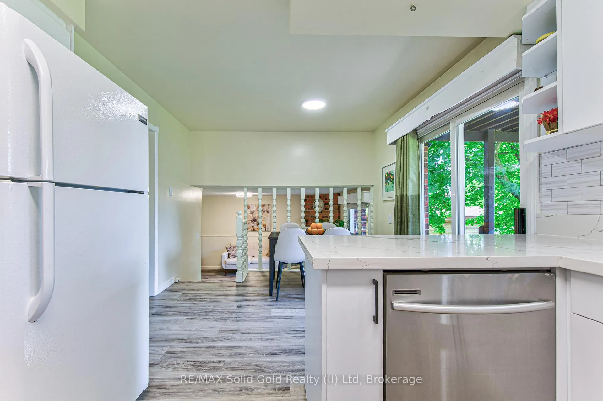 Photo 17 of 164 White Pine Crescent, Waterloo — HOMEH