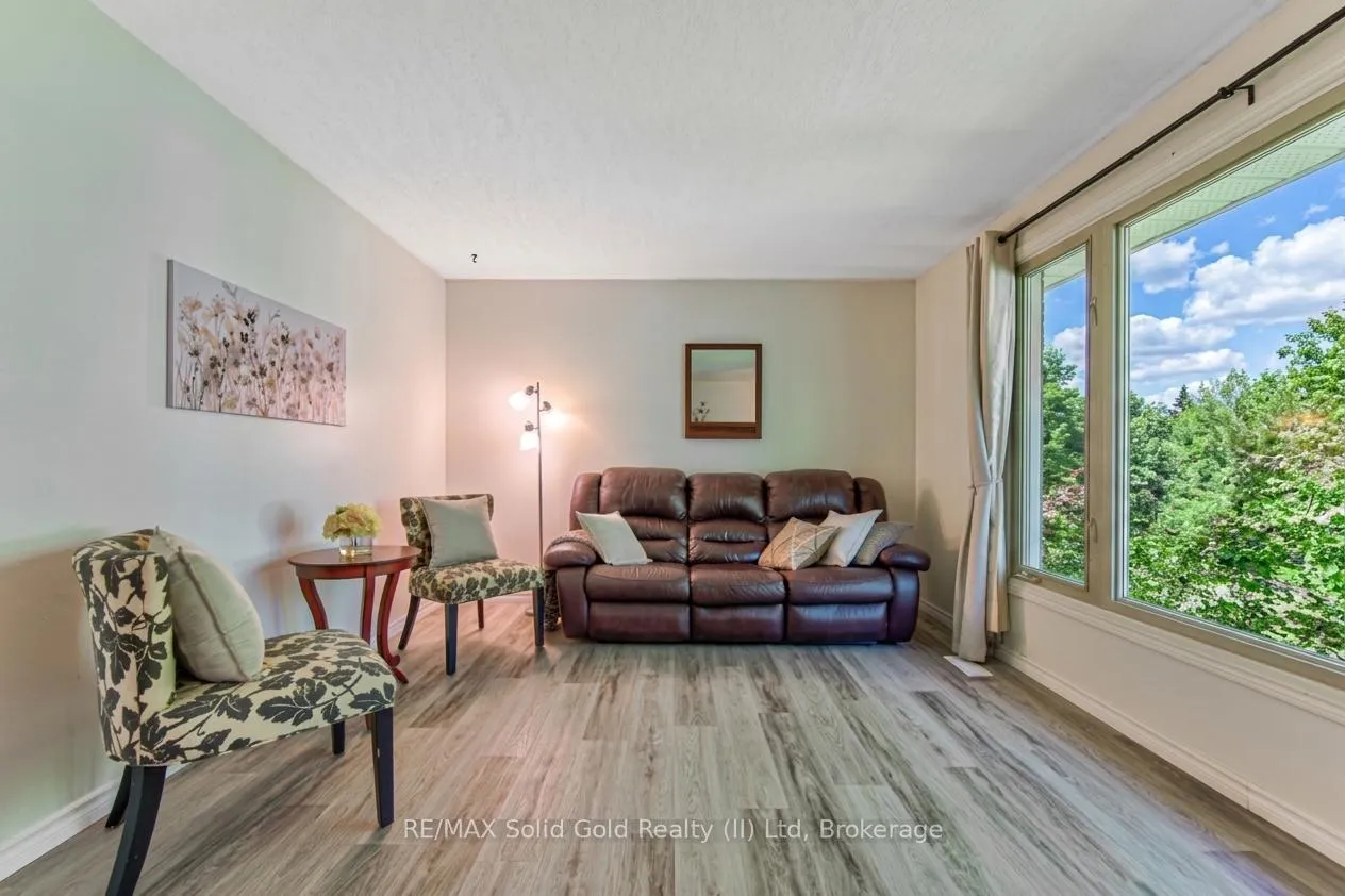 Photo 19 of 164 White Pine Crescent, Waterloo — HOMEH