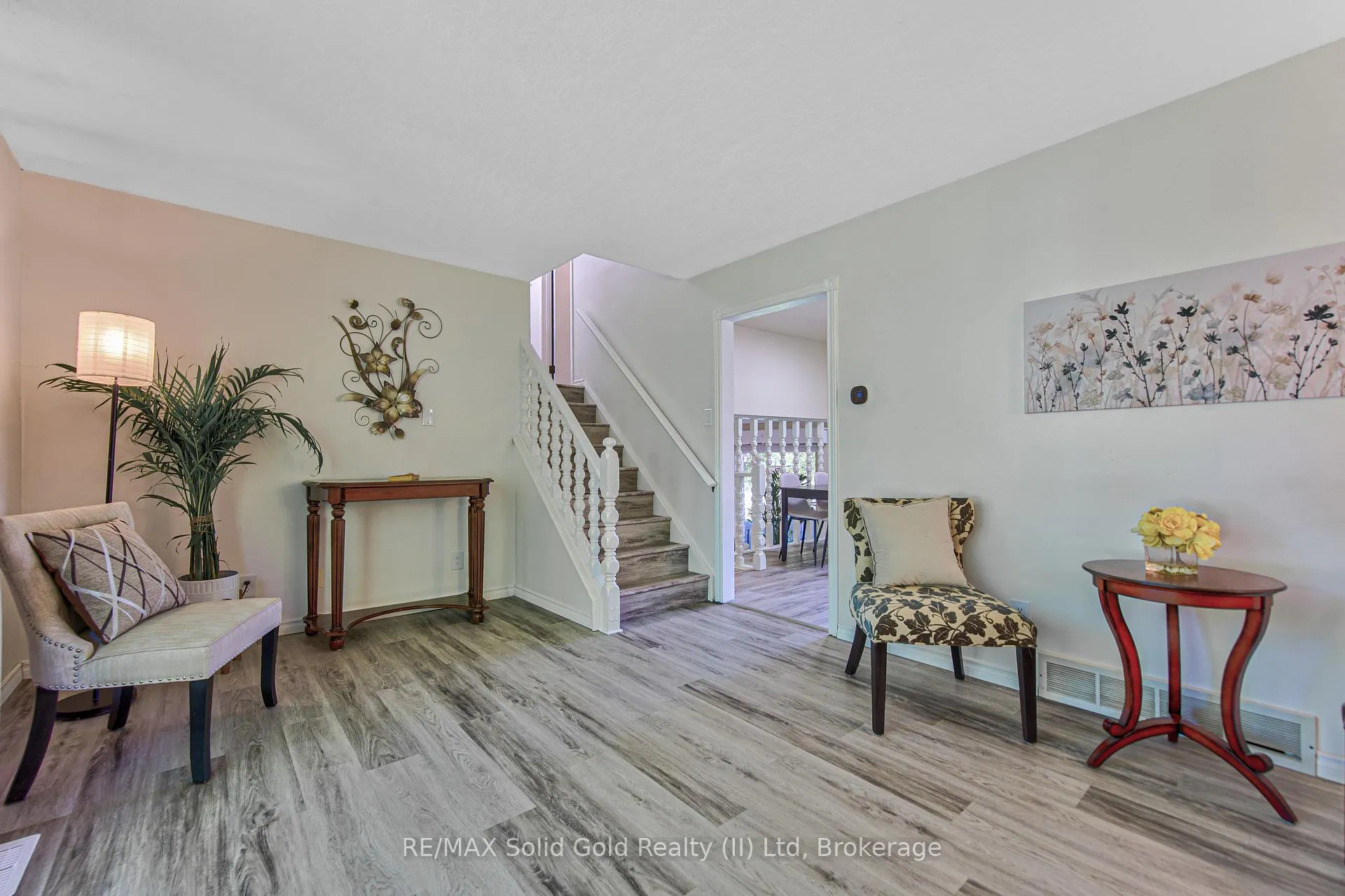 Photo 20 of 164 White Pine Crescent, Waterloo — HOMEH