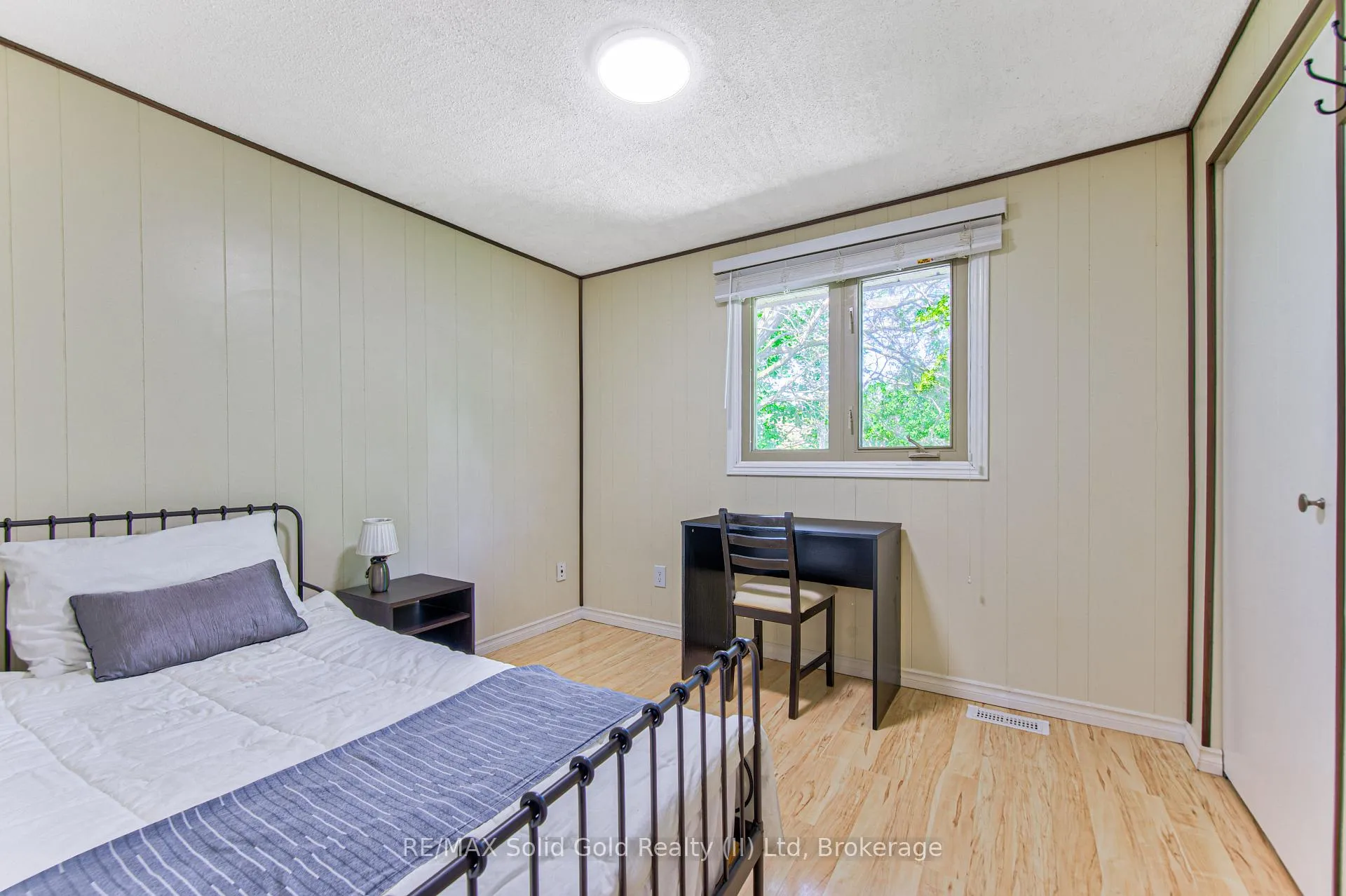 Photo 22 of 164 White Pine Crescent, Waterloo — HOMEH