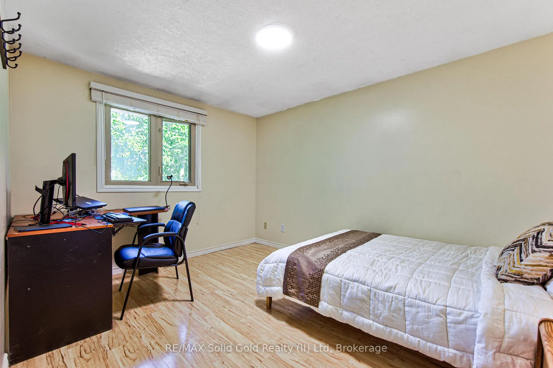 Photo 23 of 164 White Pine Crescent, Waterloo — HOMEH