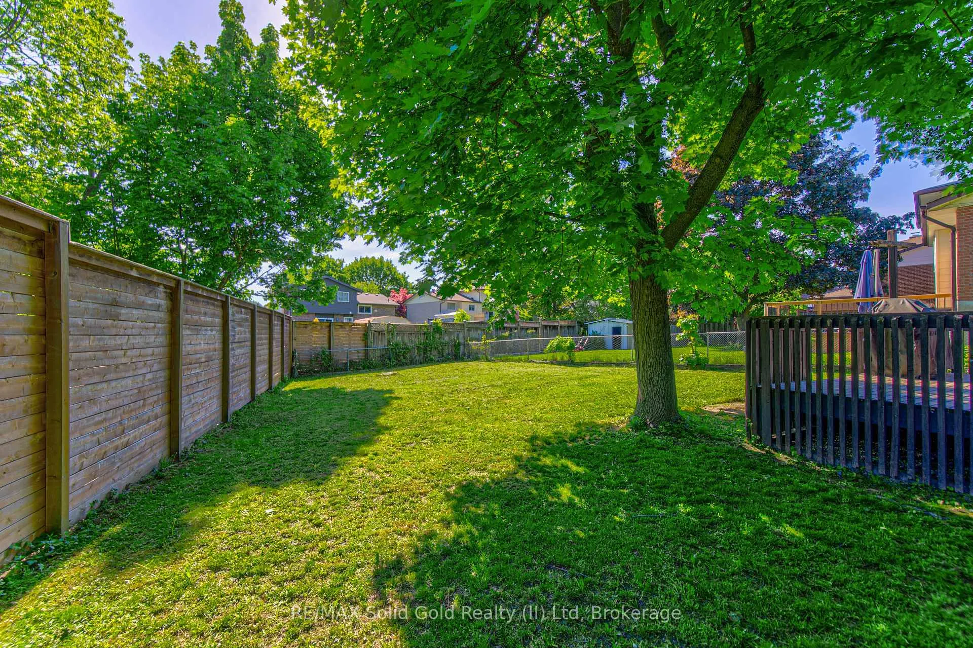 Photo 38 of 164 White Pine Crescent, Waterloo — HOMEH
