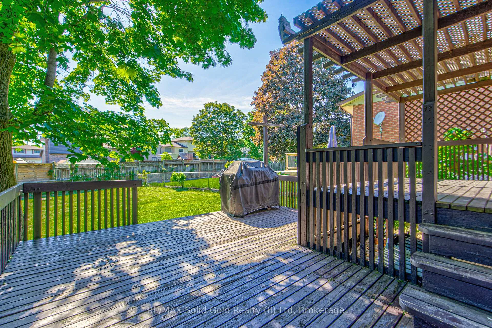 Photo 41 of 164 White Pine Crescent, Waterloo — HOMEH