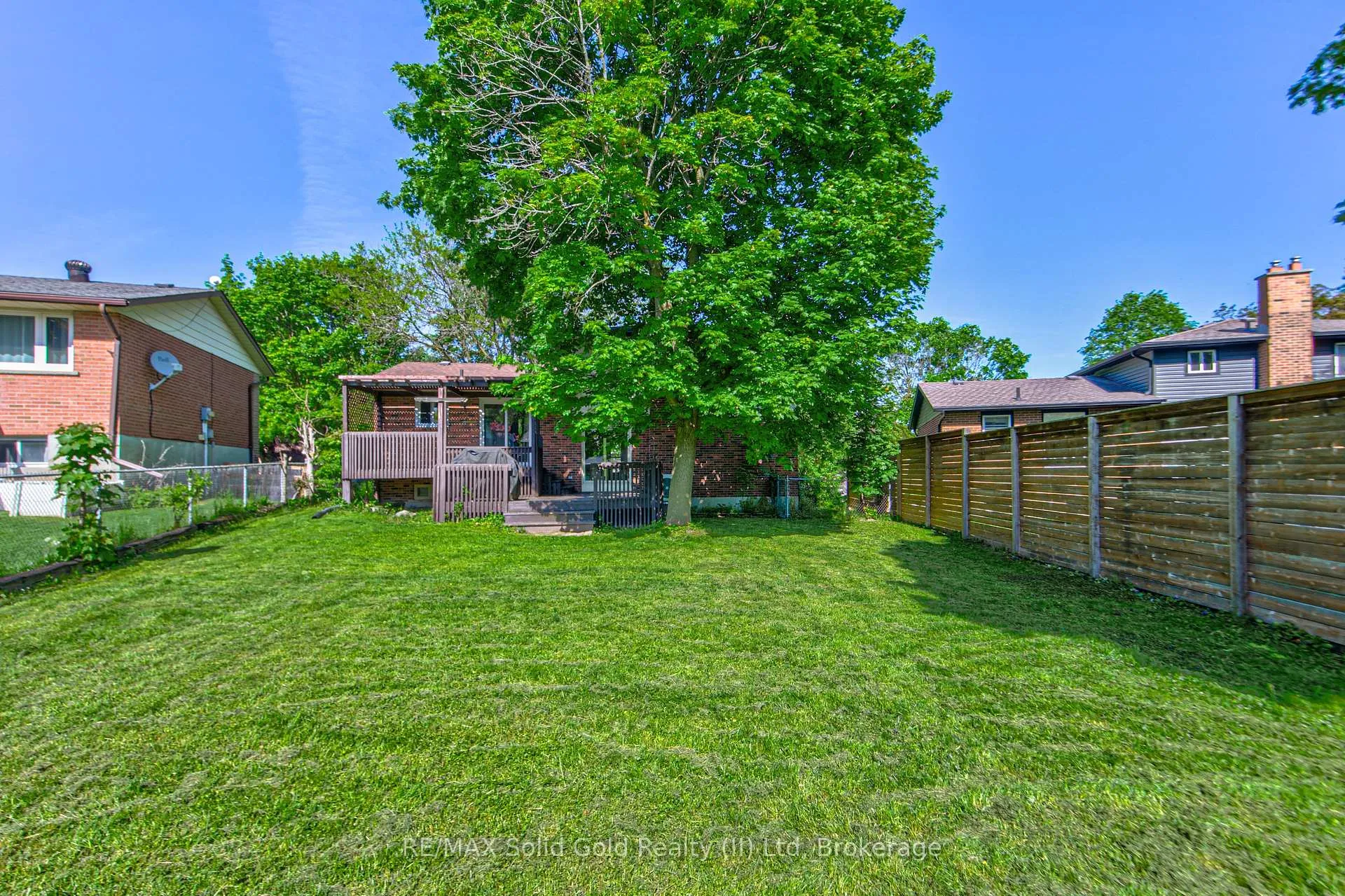 Photo 45 of 164 White Pine Crescent, Waterloo — HOMEH