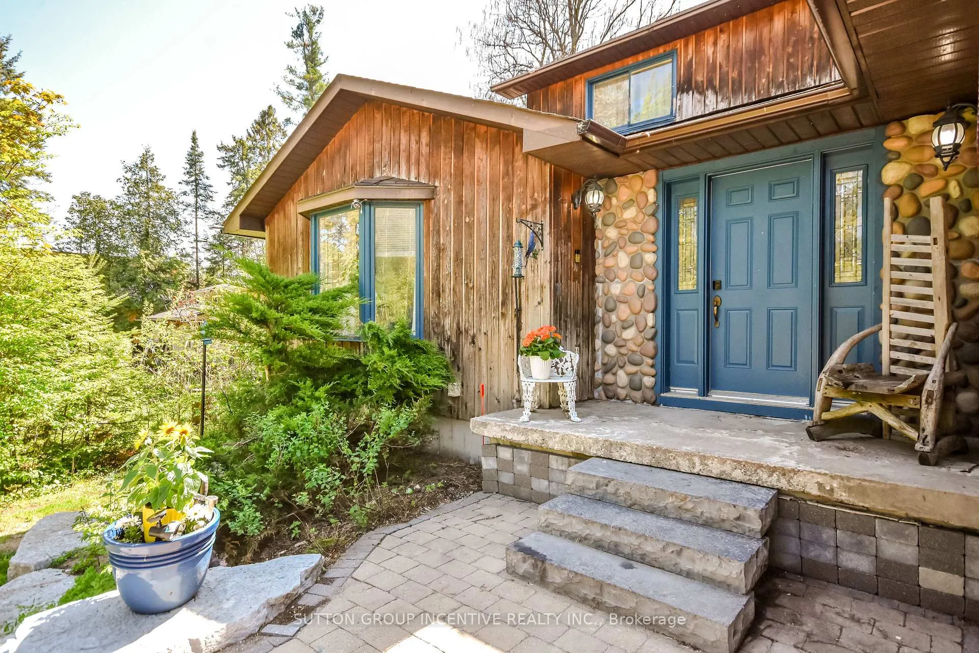 Photo 2 of 2448 Wallace Avenue, Innisfil, Alcona — HOMEH