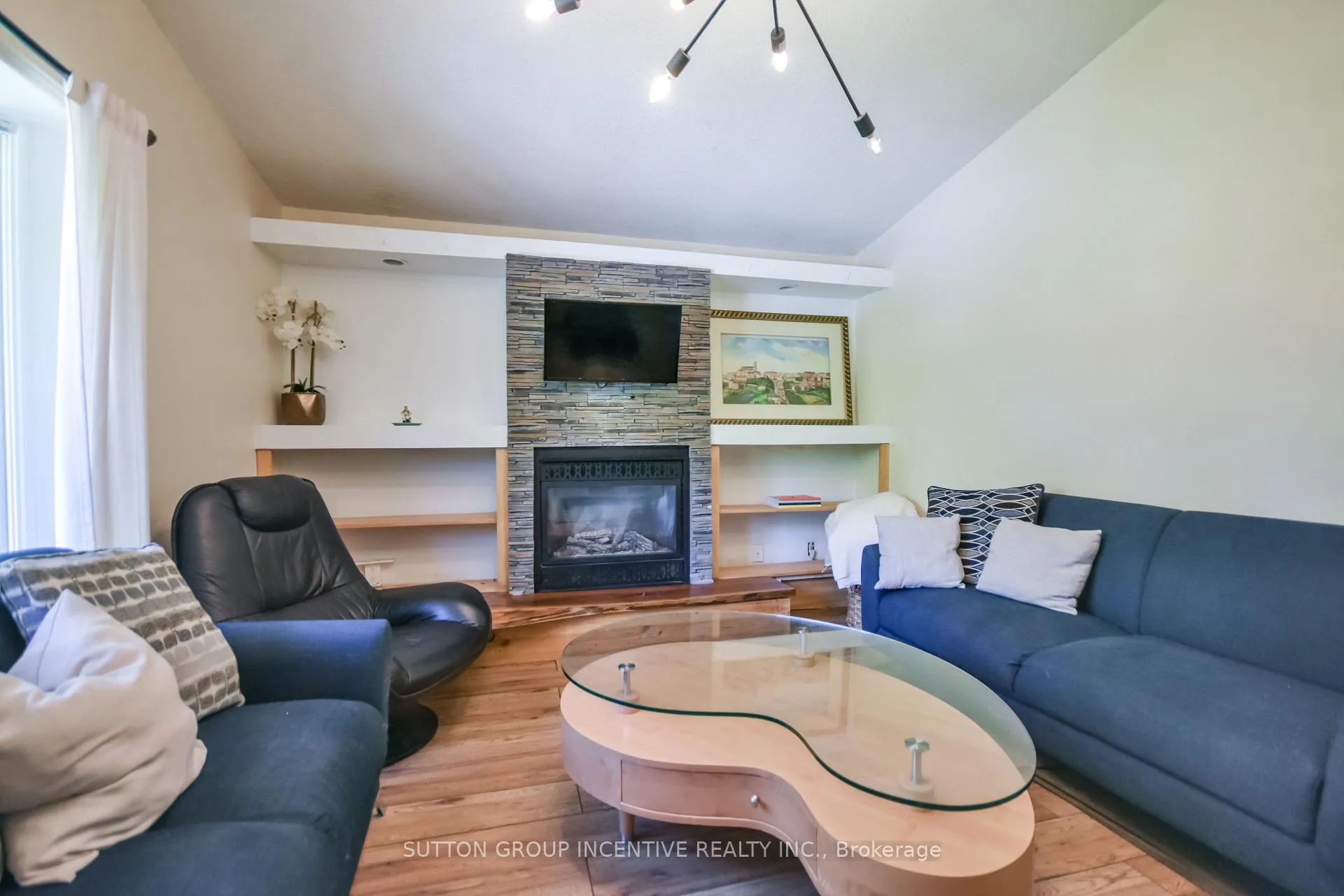 Photo 4 of 2448 Wallace Avenue, Innisfil, Alcona — HOMEH