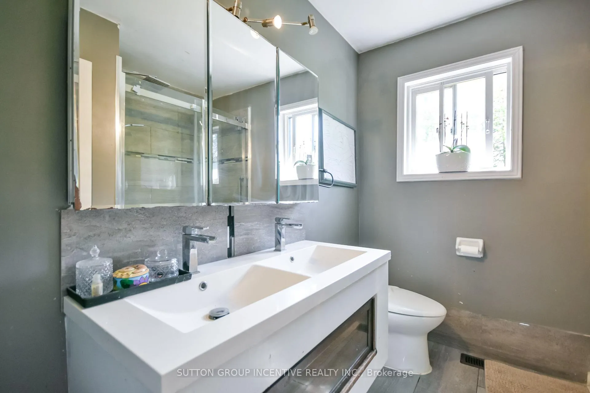 Photo 13 of 2448 Wallace Avenue, Innisfil, Alcona — HOMEH