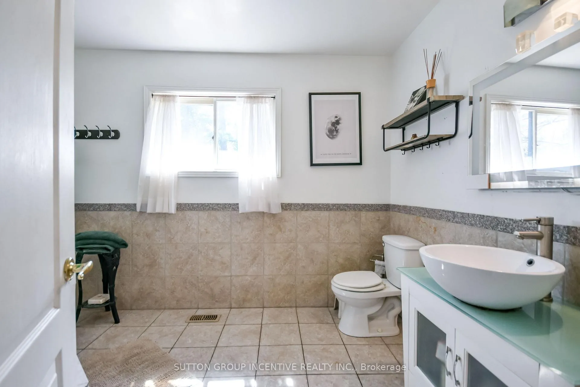 Photo 16 of 2448 Wallace Avenue, Innisfil, Alcona — HOMEH