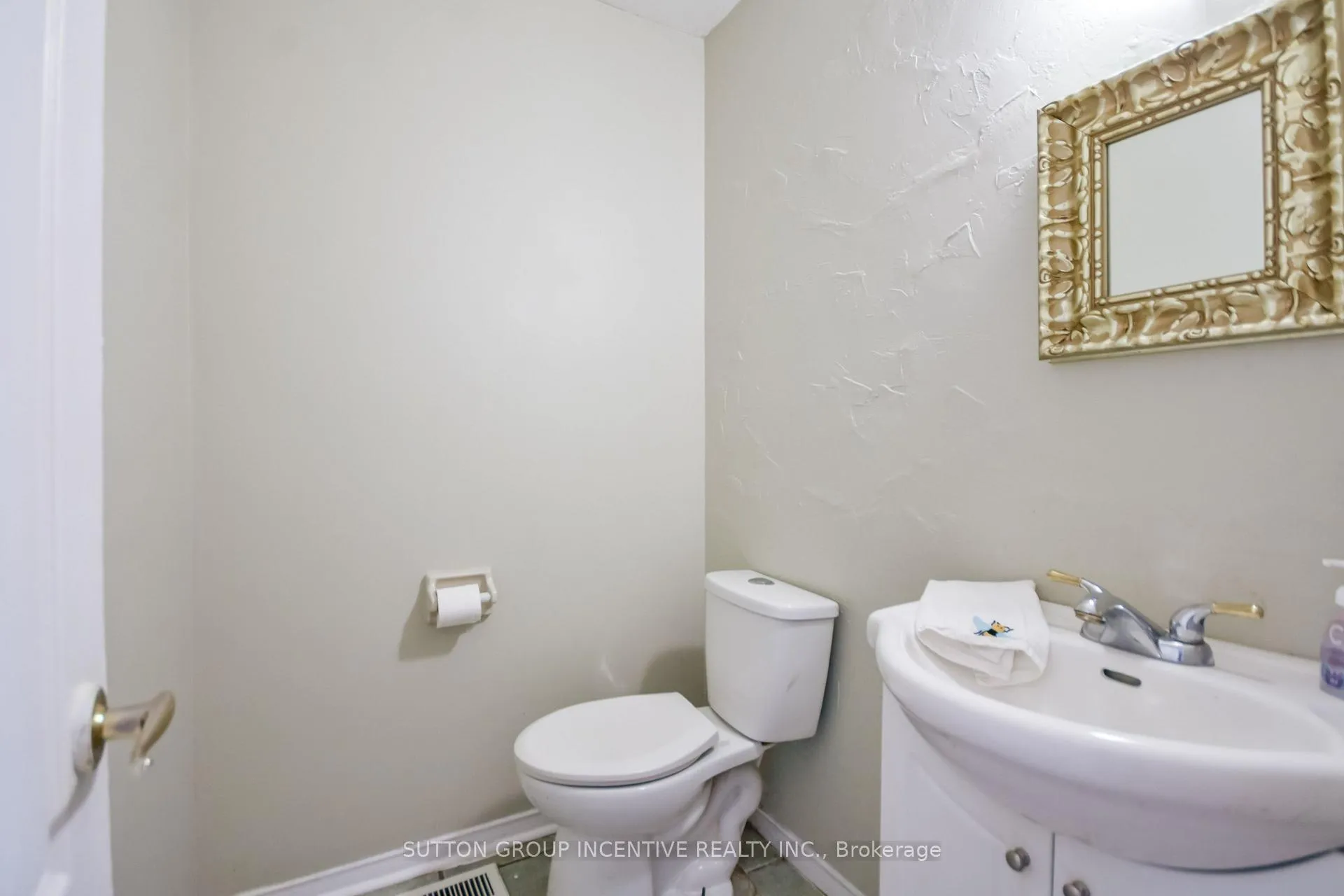 Photo 22 of 2448 Wallace Avenue, Innisfil, Alcona — HOMEH