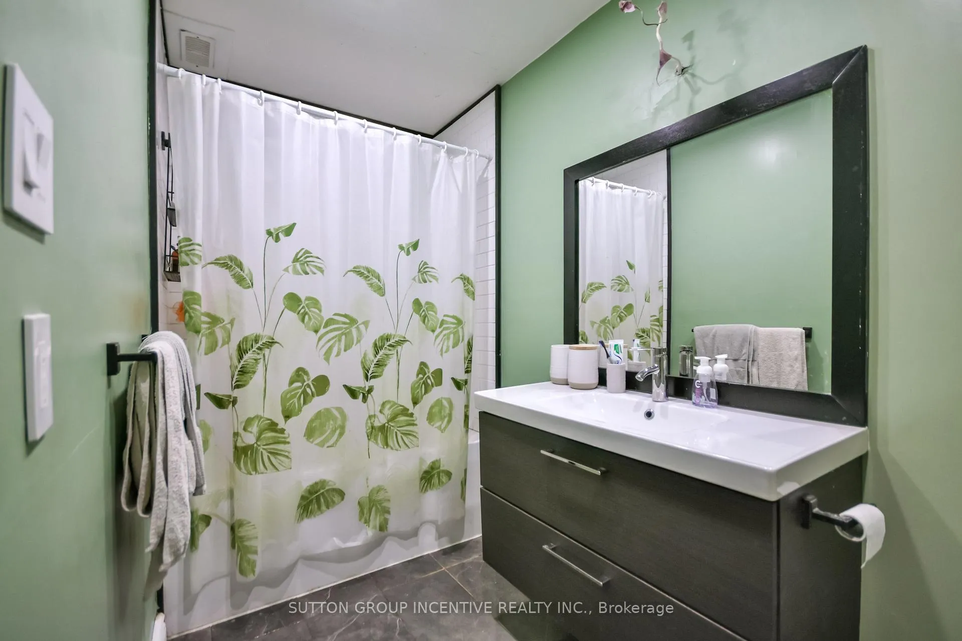 Photo 29 of 2448 Wallace Avenue, Innisfil, Alcona — HOMEH