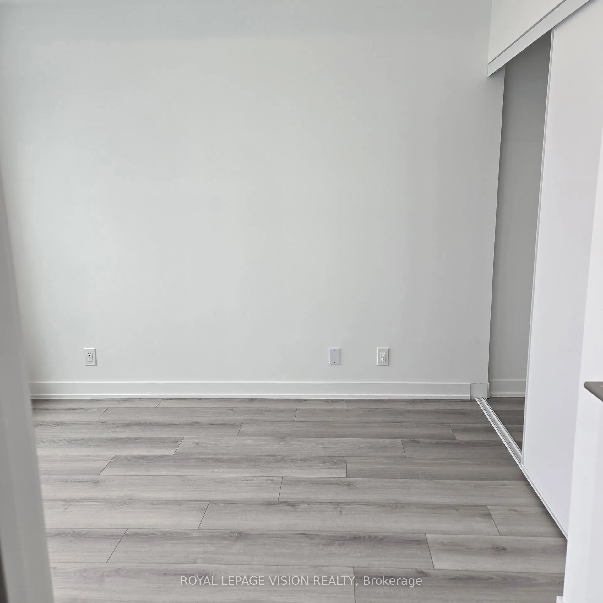 Photo 4 of Unit 401, 20 Deans Drive, Scarborough, Clairlea-Birchmount — HOMEH