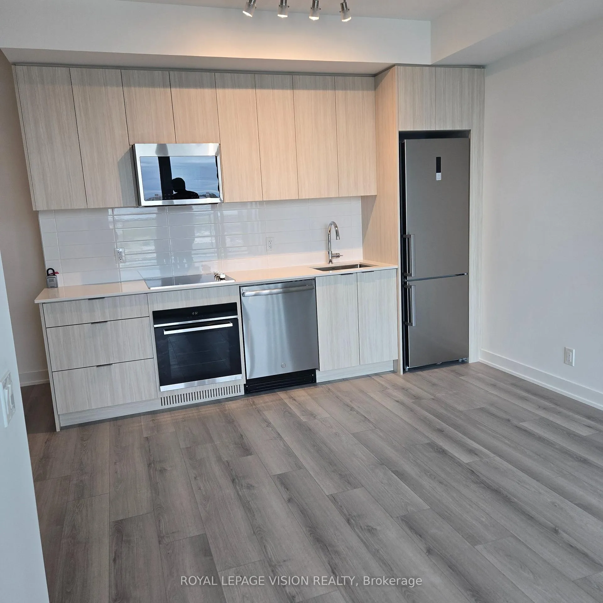 Photo 13 of Unit 401, 20 Deans Drive, Scarborough, Clairlea-Birchmount — HOMEH