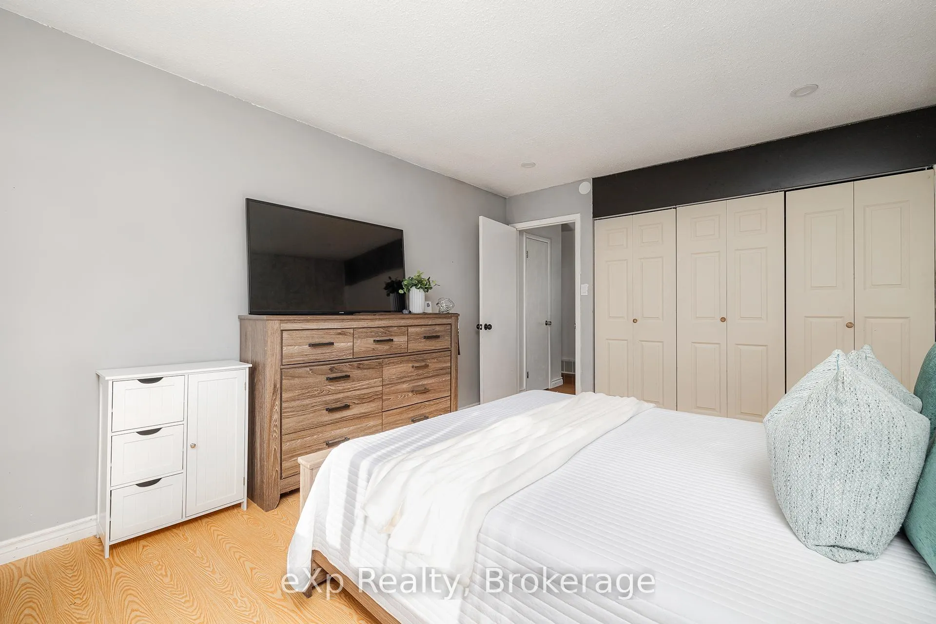 Photo 13 of 79 Ann Street, Hamilton, Dundas — HOMEH