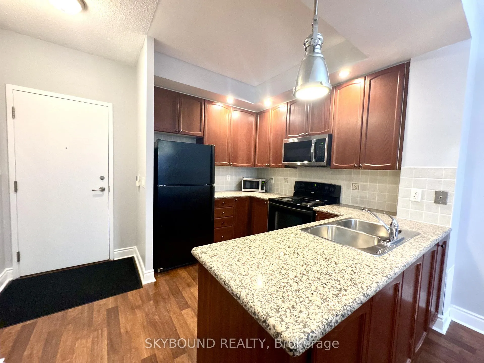 Photo 2 of Unit 131, 33 Cox Boulevard, Markham, Unionville — HOMEH