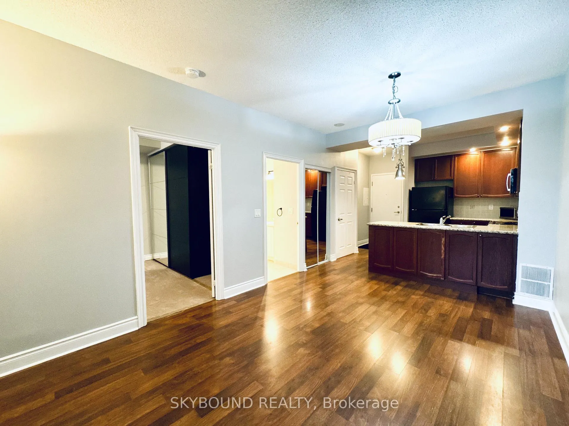 Photo 10 of Unit 131, 33 Cox Boulevard, Markham, Unionville — HOMEH