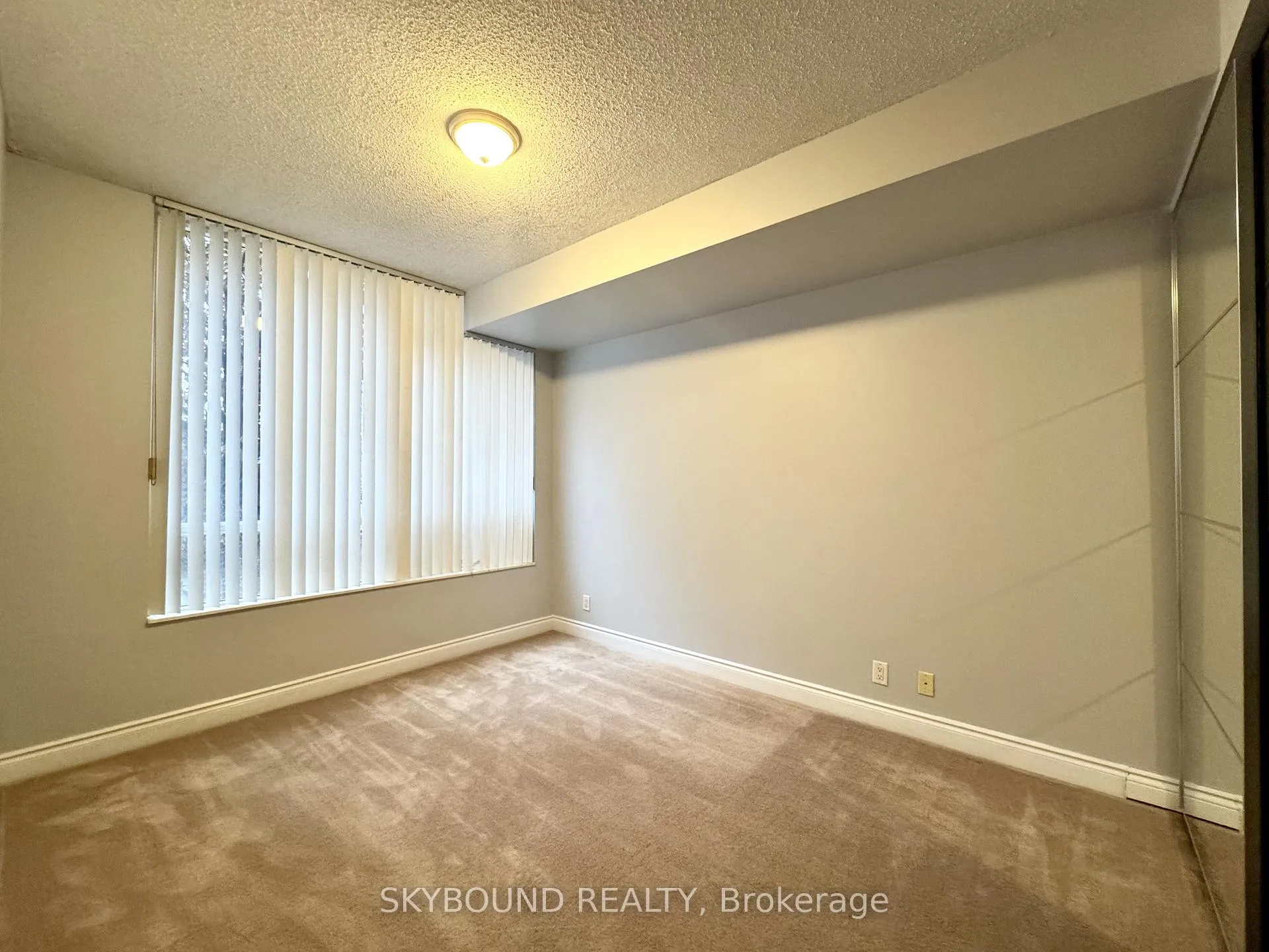 Photo 11 of Unit 131, 33 Cox Boulevard, Markham, Unionville — HOMEH