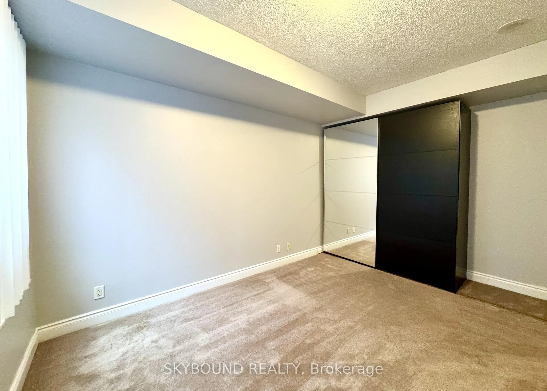 Photo 12 of Unit 131, 33 Cox Boulevard, Markham, Unionville — HOMEH