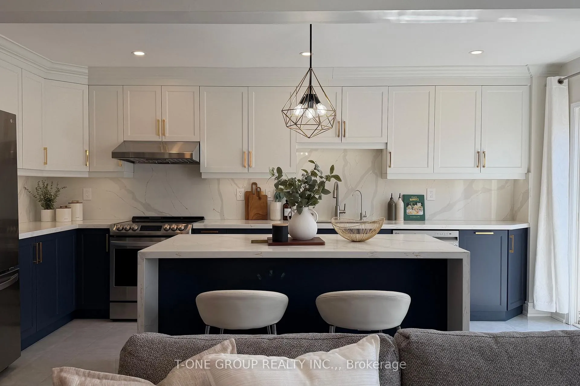 Photo 3 of 880 Isaac Phillips Way, Newmarket, Summerhill Estates — HOMEH