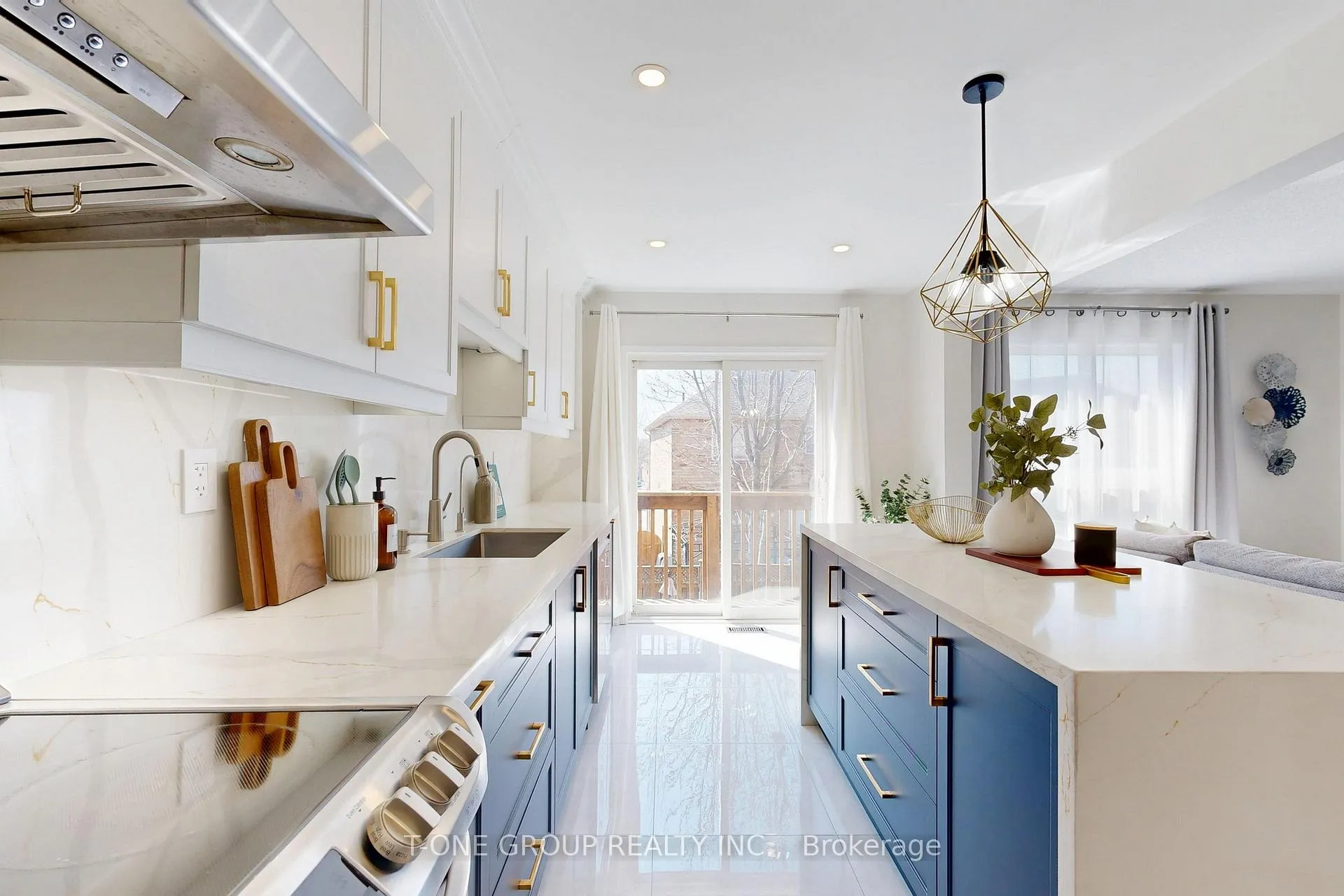 Photo 6 of 880 Isaac Phillips Way, Newmarket, Summerhill Estates — HOMEH