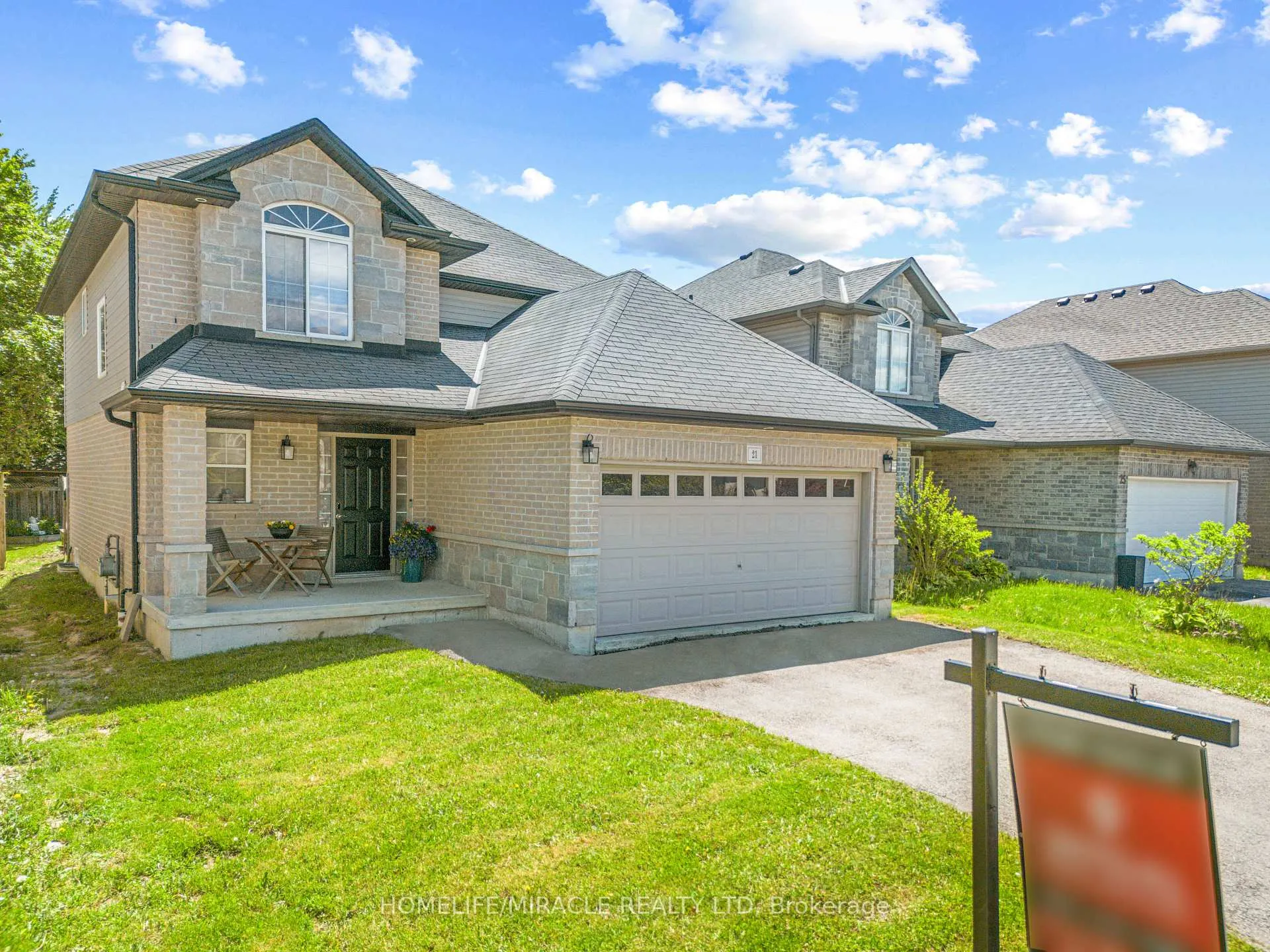 Photo 3 of 21 Davinci Boulevard, Hamilton, Carpenter — HOMEH