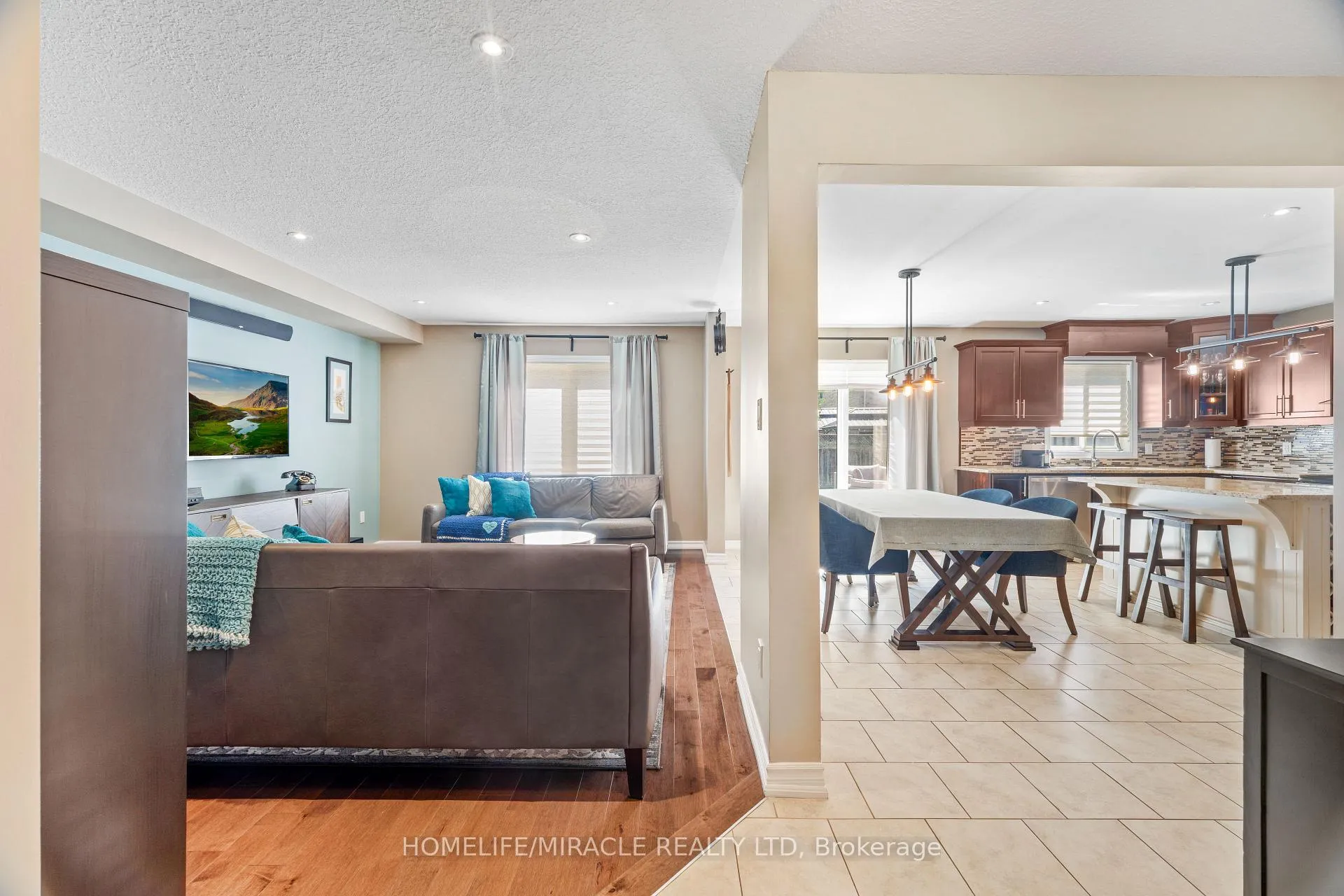 Photo 9 of 21 Davinci Boulevard, Hamilton, Carpenter — HOMEH