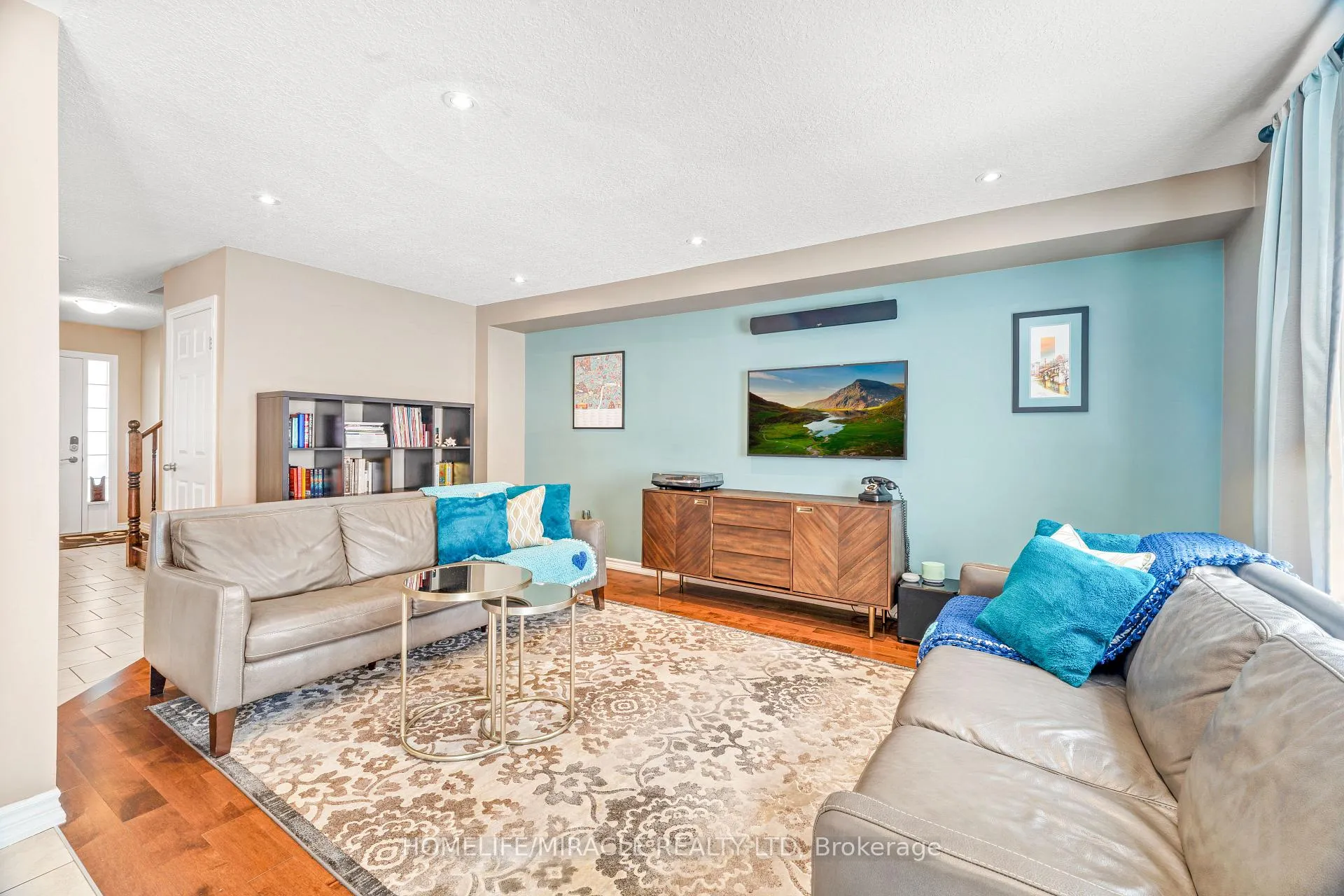 Photo 11 of 21 Davinci Boulevard, Hamilton, Carpenter — HOMEH