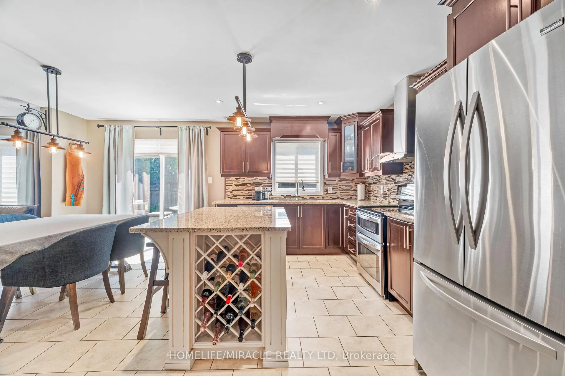 Photo 17 of 21 Davinci Boulevard, Hamilton, Carpenter — HOMEH