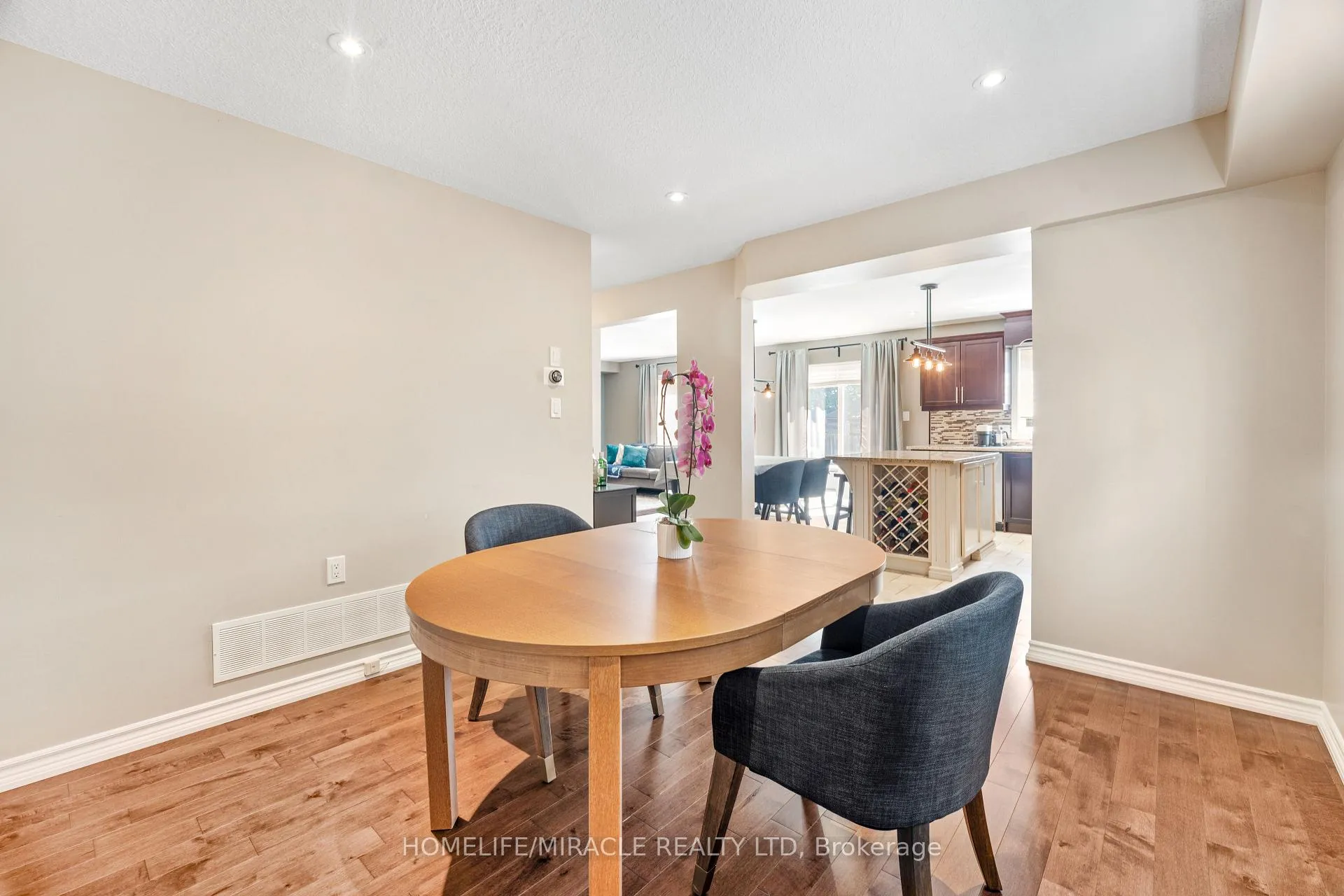 Photo 22 of 21 Davinci Boulevard, Hamilton, Carpenter — HOMEH
