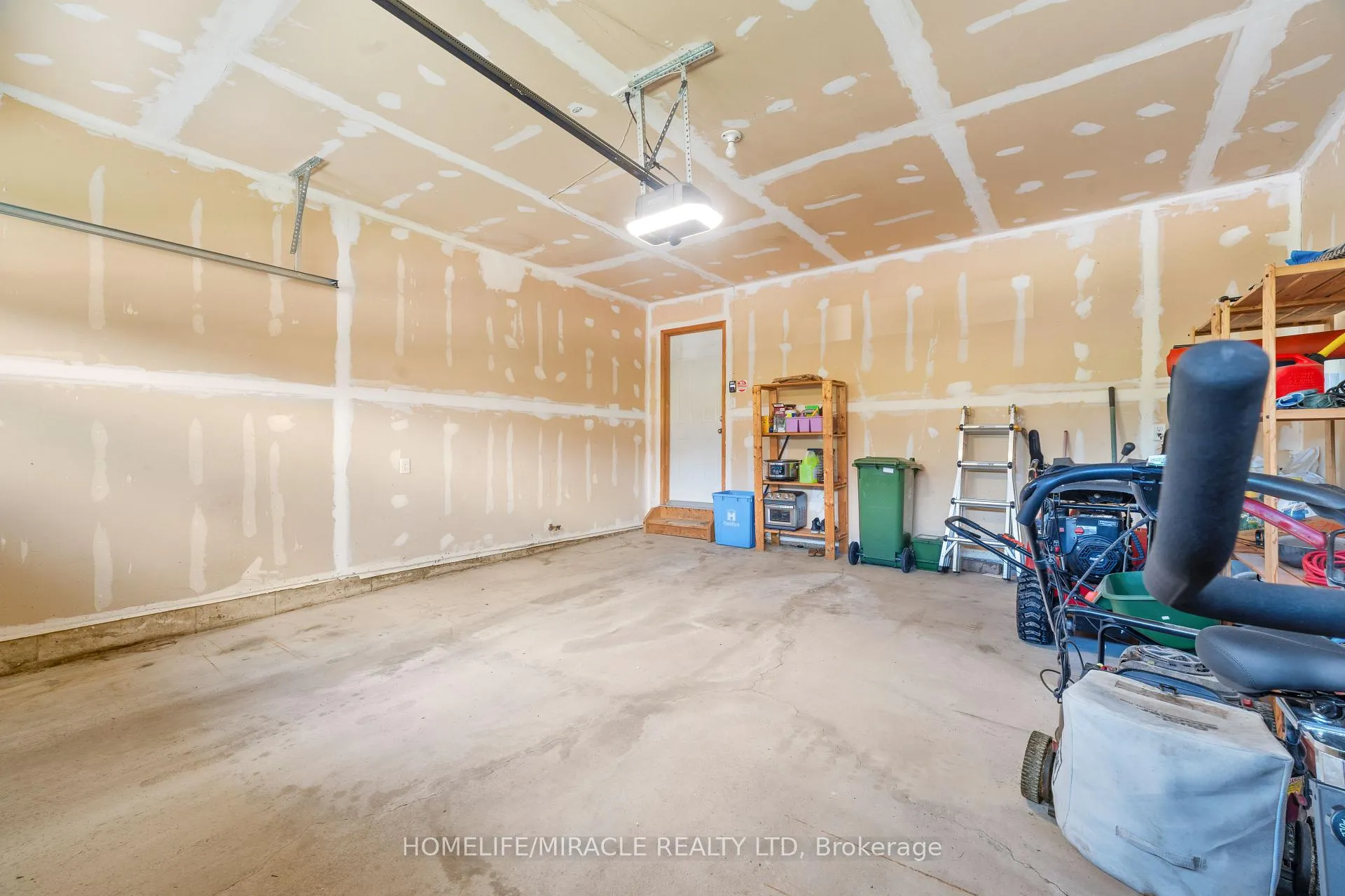 Photo 38 of 21 Davinci Boulevard, Hamilton, Carpenter — HOMEH