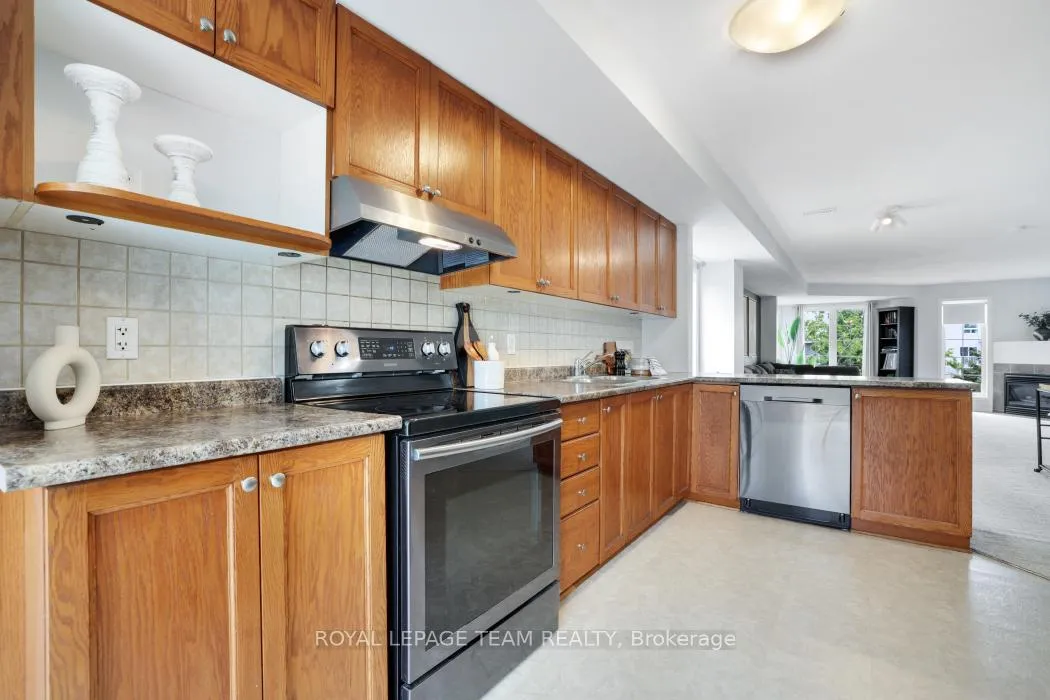 Photo 16 of Unit 76, 130 Berrigan Drive, Ottawa, Barrhaven - Longfields — HOMEH
