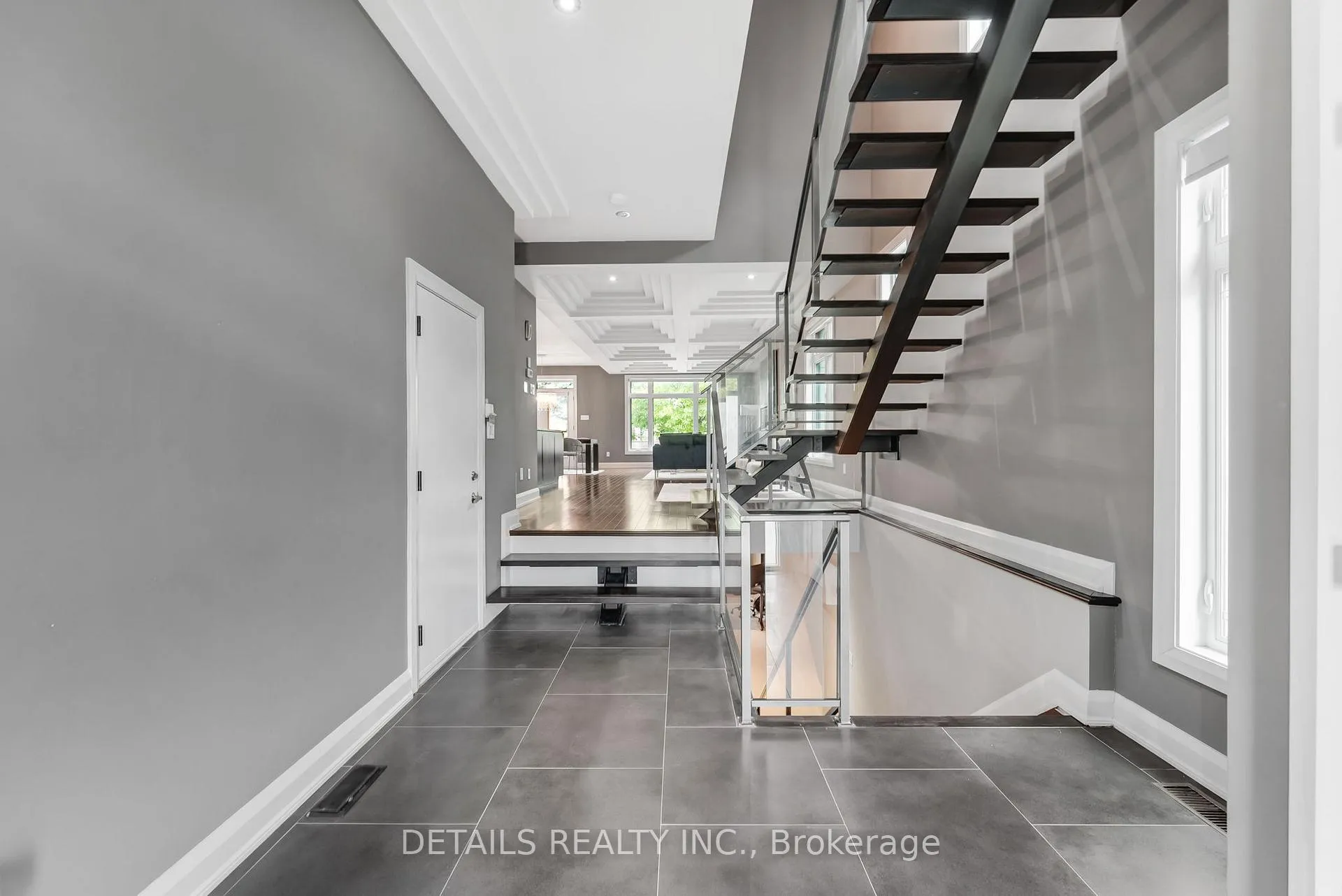 Photo 5 of 71 Eleanor Drive, Ottawa, City View/Skyline/Fisher Heights/Parkwood Hills — HOMEH