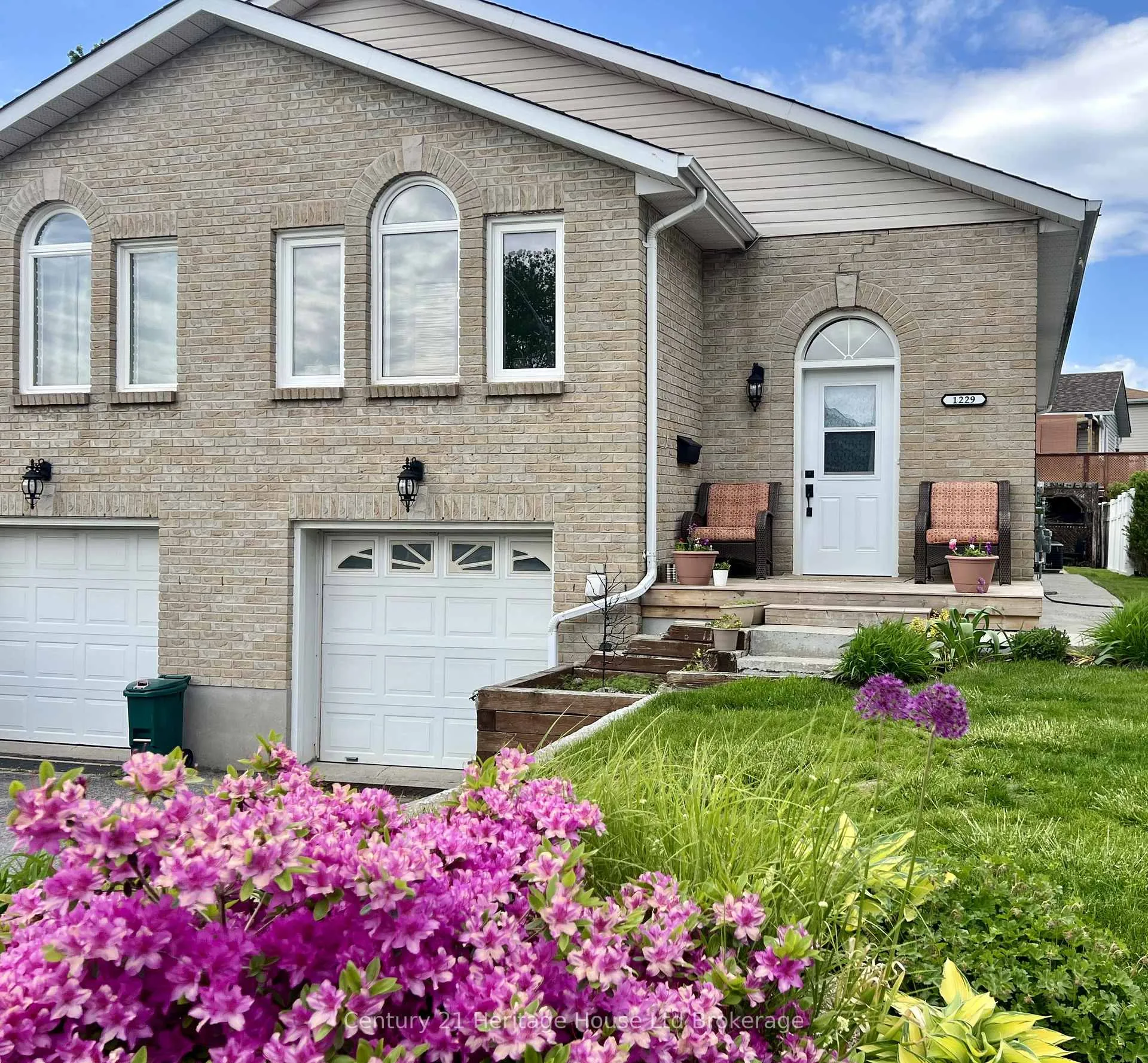 Photo 1 of 1229 Brackenwood Crescent, Kingston, City Northwest — HOMEH