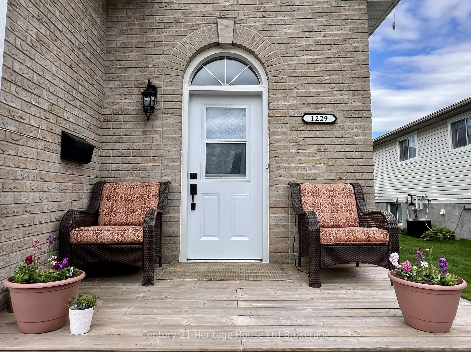 Photo 4 of 1229 Brackenwood Crescent, Kingston, City Northwest — HOMEH