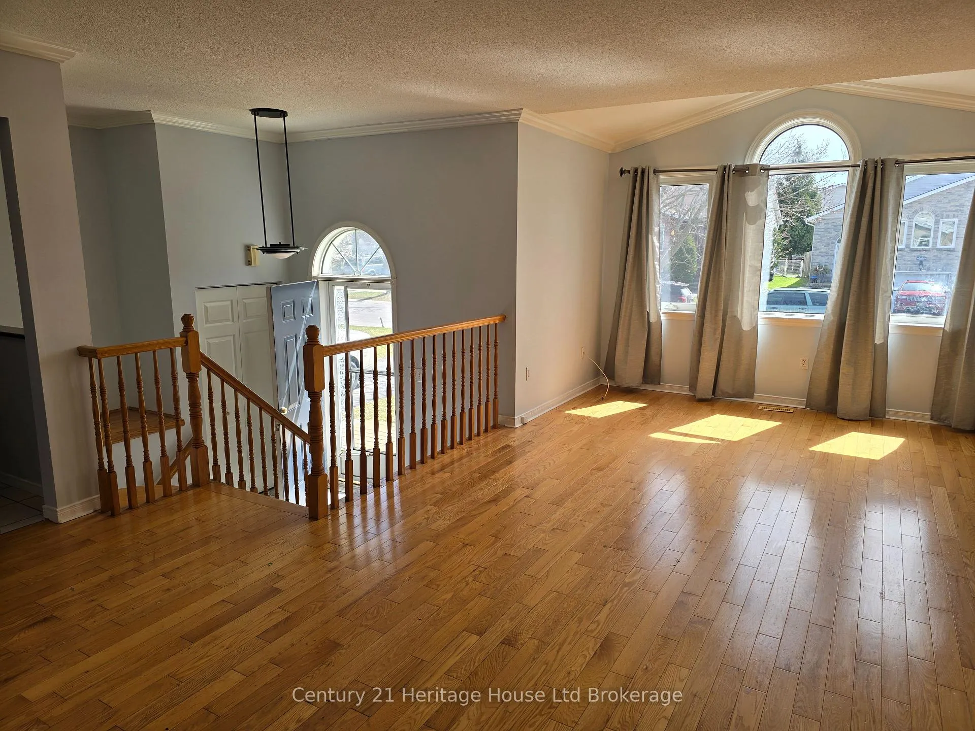 Photo 7 of 1229 Brackenwood Crescent, Kingston, City Northwest — HOMEH