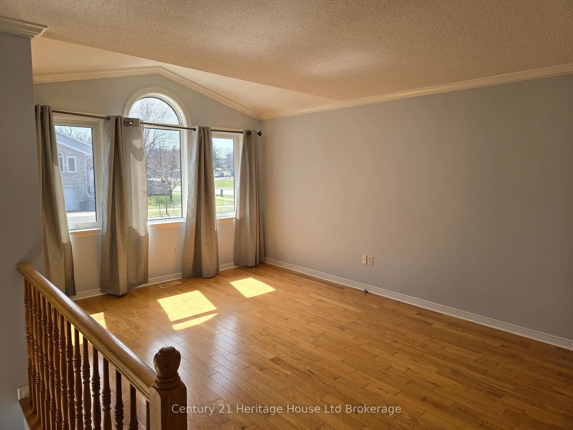 Photo 8 of 1229 Brackenwood Crescent, Kingston, City Northwest — HOMEH