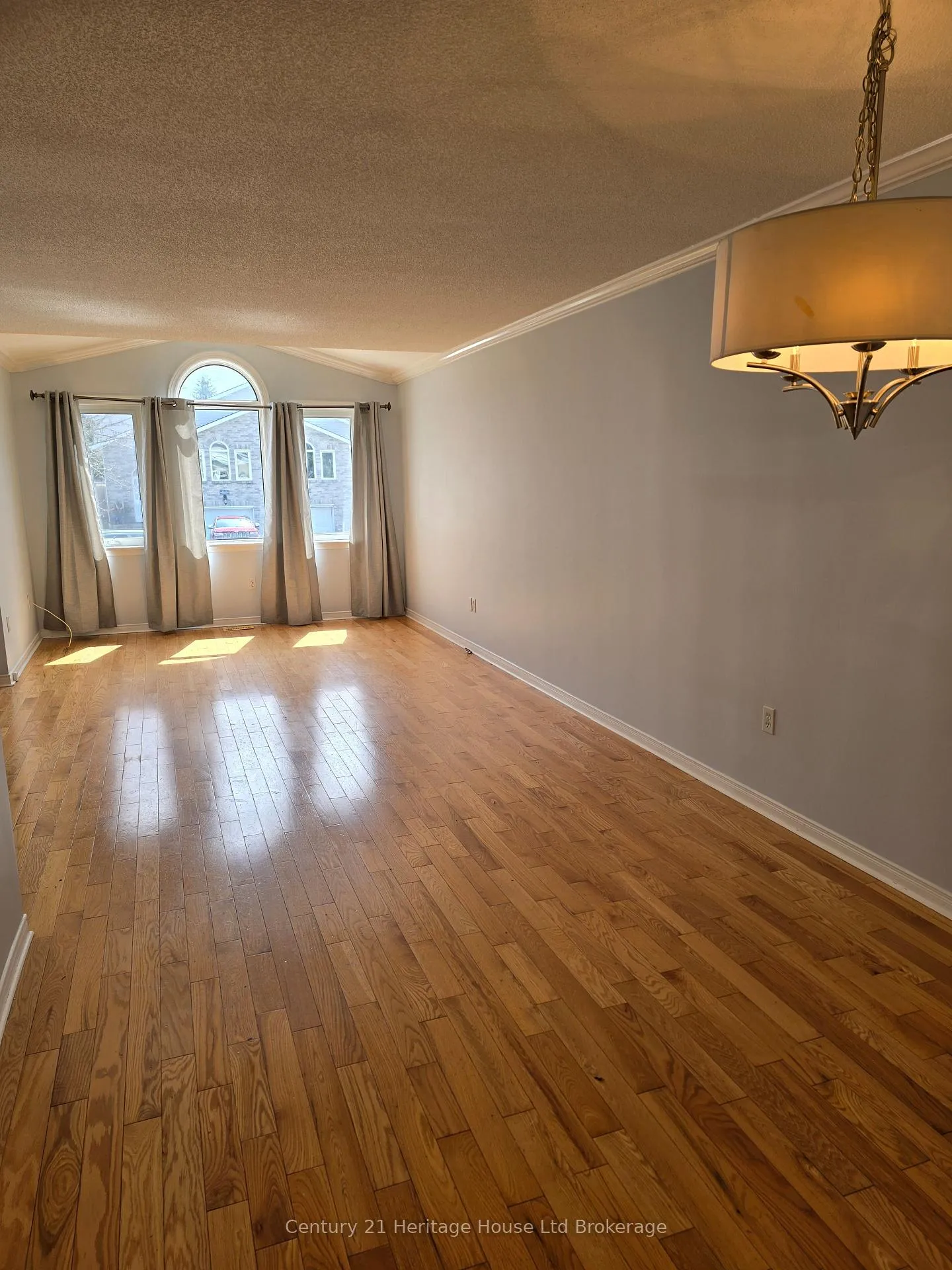 Photo 9 of 1229 Brackenwood Crescent, Kingston, City Northwest — HOMEH