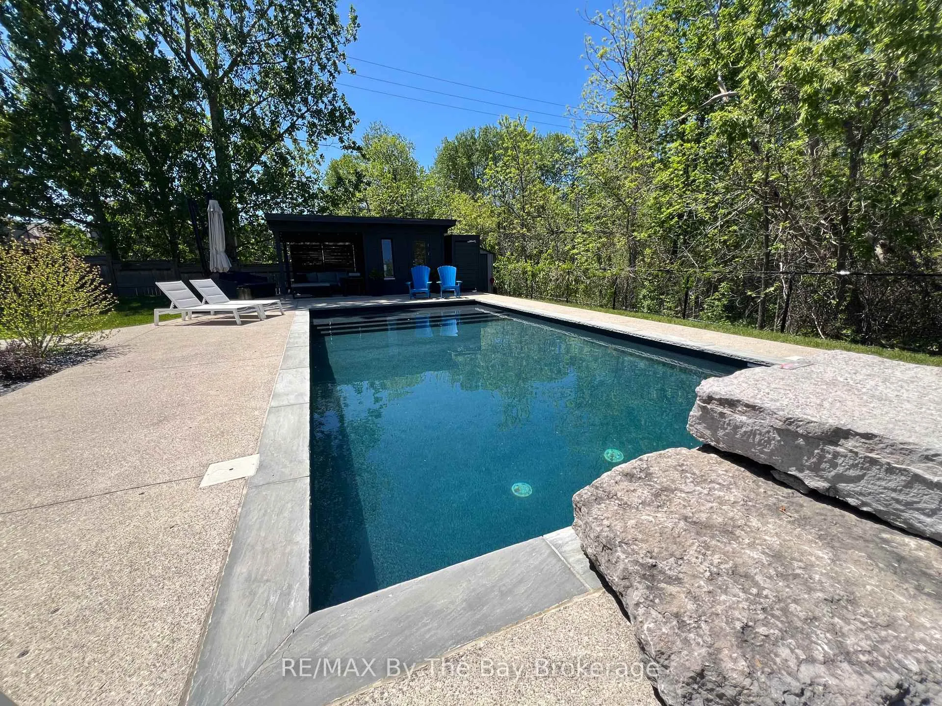 Photo 5 of 39 Gilpin Crescent, Collingwood — HOMEH