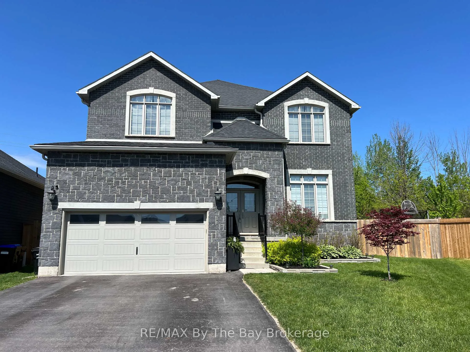 Photo 6 of 39 Gilpin Crescent, Collingwood — HOMEH