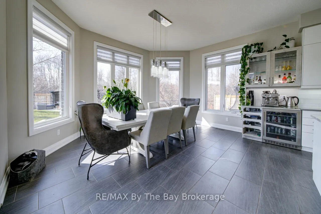 Photo 13 of 39 Gilpin Crescent, Collingwood — HOMEH