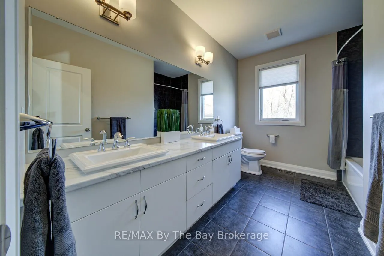 Photo 27 of 39 Gilpin Crescent, Collingwood — HOMEH