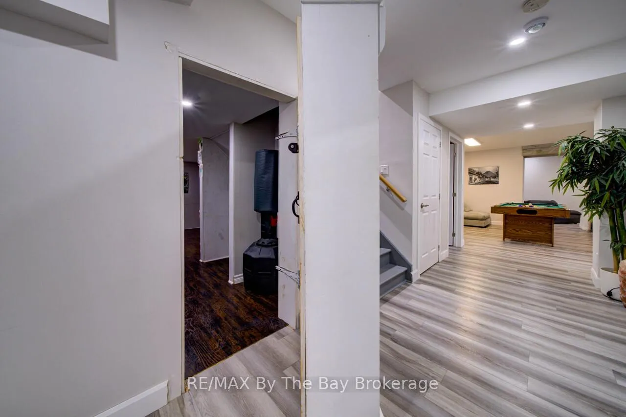 Photo 30 of 39 Gilpin Crescent, Collingwood — HOMEH