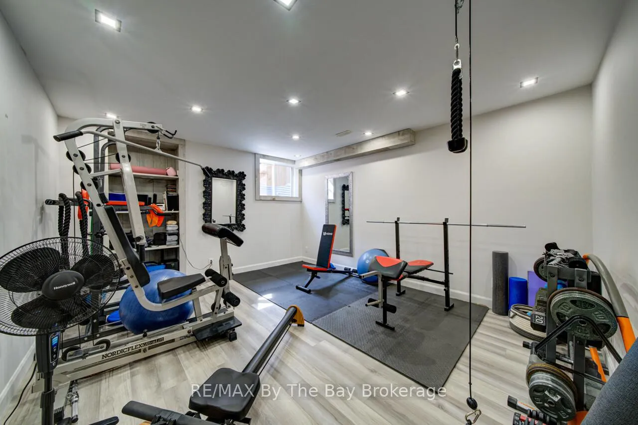 Photo 33 of 39 Gilpin Crescent, Collingwood — HOMEH